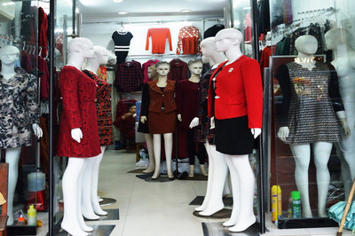 橱窗里的潮流宣言 时装店与鞋帽店的零售美学